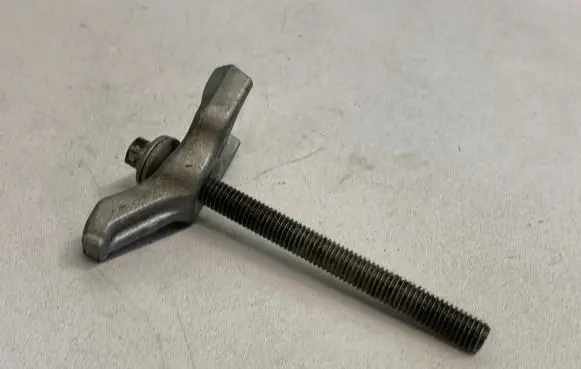 BMW X5 E70 Fuel Injector clamp holder