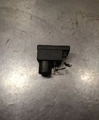 Mercedes-Benz E W211 Central locking vacuum pump 2038000048 0132006365 03269100303