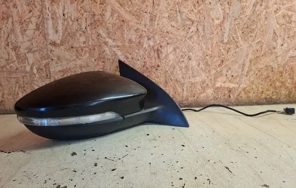 Volkswagen PASSAT CC Front door electric wing mirror E1021005