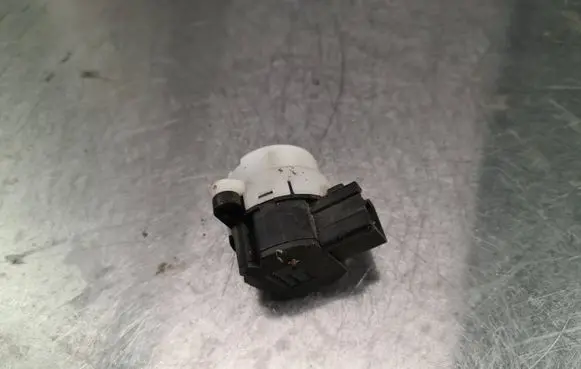 Volvo V70 Ignition lock contact 8645228