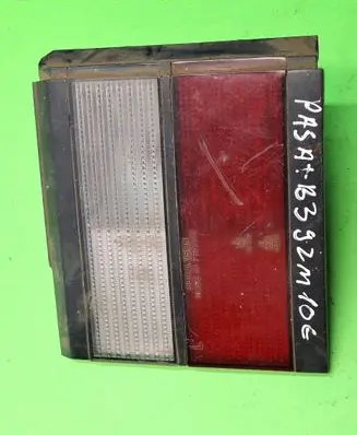 Volkswagen PASSAT B3 Tailgate rear/tail lights 333945107