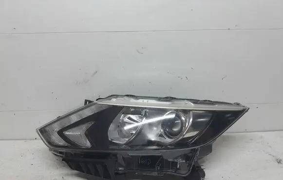 Nissan Qashqai Headlight/headlamp 10018013