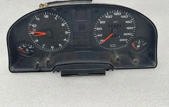 Audi 80 90 S2 B4 Speedometer (instrument cluster) 8A0919033E 110008561001