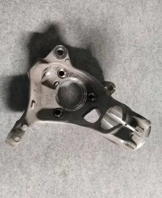 Volkswagen Tiguan Front wheel hub 5WA407258C