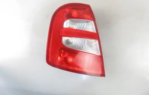 Skoda Fabia Mk1 (6Y) Rear/tail lights 6Y6954111 6Y6954095