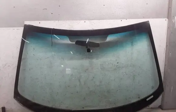 Chrysler Pacifica Front windscreen/windshield window 