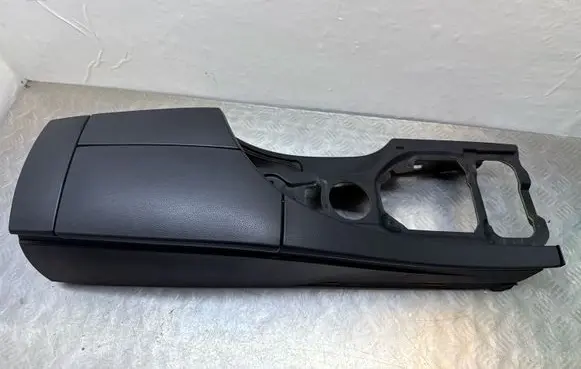 BMW 5 E60 E61 Armrest 7034086