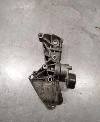 Renault Megane III Generator/alternator bracket 8200669495