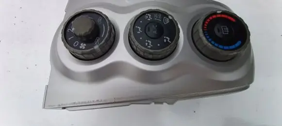 Toyota Yaris Climate control unit 20081212428582647