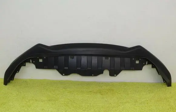 Honda HR-V Front bumper lip 71102-t7w-a000