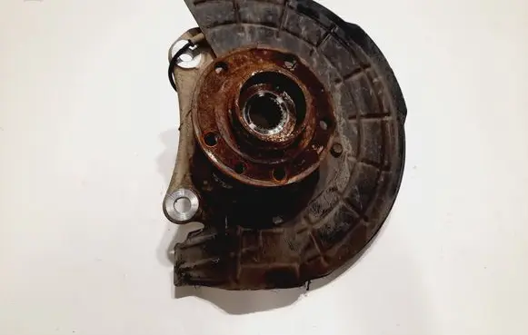Front wheel hub spindle knuckle