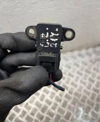 Opel Zafira A Air pressure sensor 24426679
