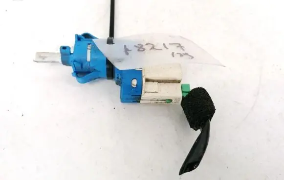 Mazda 3 I Brake pedal sensor switch 3M5T9C872AB 3M5T-9C872-AB