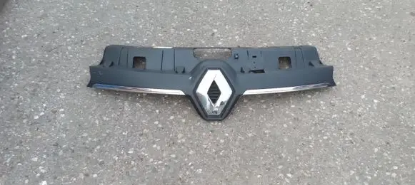 Front bumper upper radiator grill
