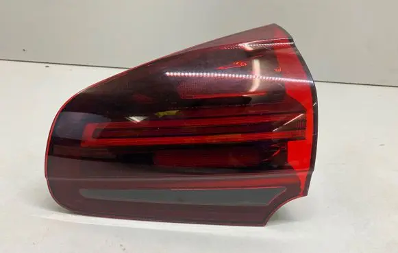 Porsche Cayenne (92A) Tailgate rear/tail lights 7P5945308B T7P5015 90060763
