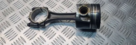 Volkswagen Jetta V Piston with connecting rod