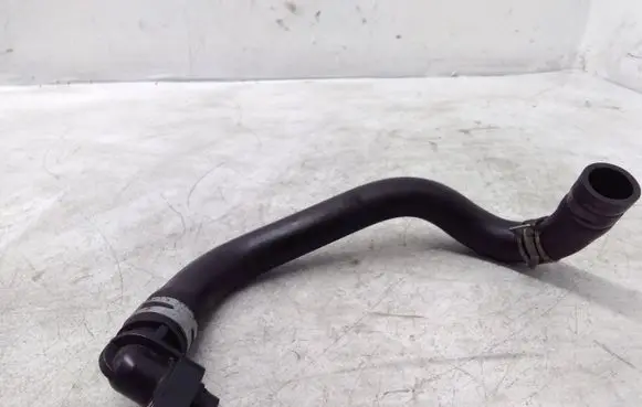 Honda CR-V Engine coolant pipe/hose