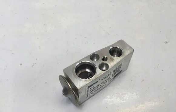 Air conditioning (A/C) expansion valve