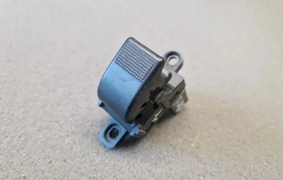 Ford Ranger Electric window control switch UR5666370 1827TH7