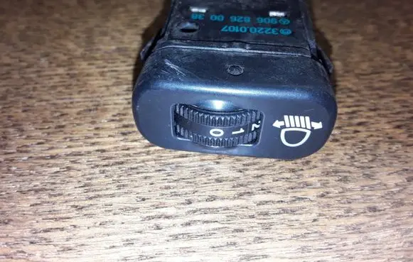 Mercedes-Benz Sprinter W906 Headlight level height control switch 9068260038