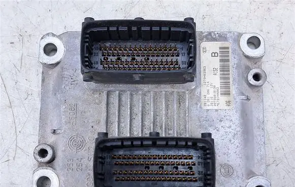 Alfa Romeo 147 Engine control unit/module 00735018130