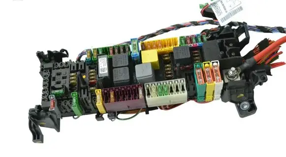 Mercedes-Benz A W176 Fuse box set A2465400340