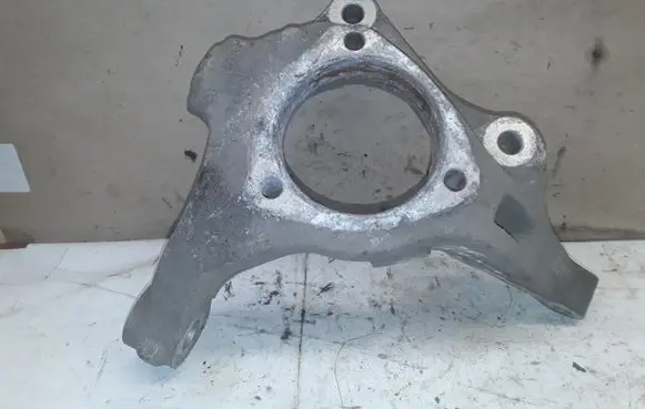 Opel Insignia A Front wheel hub spindle knuckle 13243519L