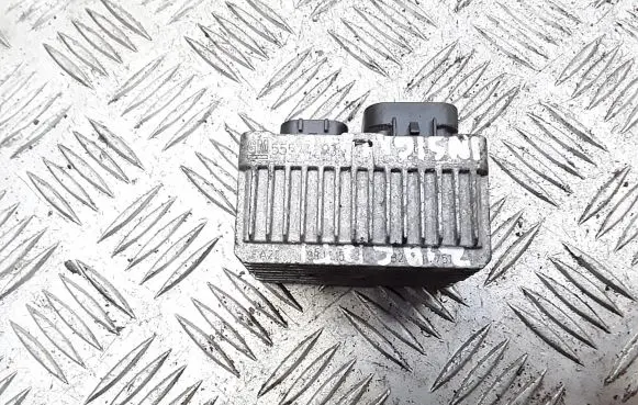 Opel Insignia A Glow plug pre-heat relay 55574293