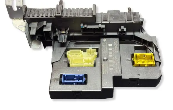 Mercedes-Benz C W204 Fuse module A2045453901