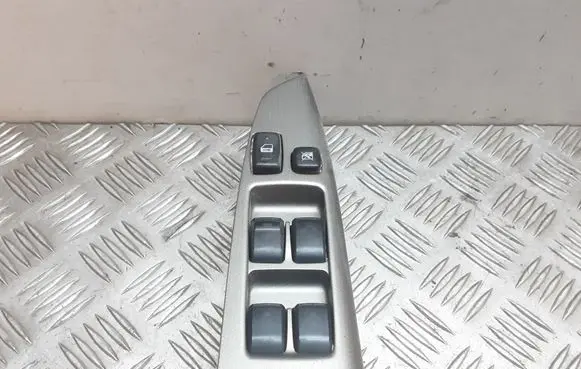 Toyota Corolla Verso E121 Electric window control switch 514569