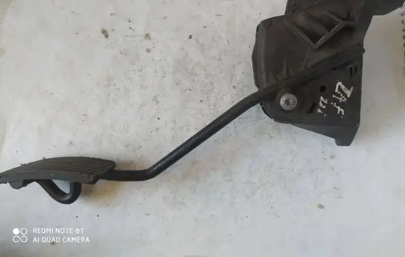 Opel Zafira B Accelerator throttle pedal 9202344