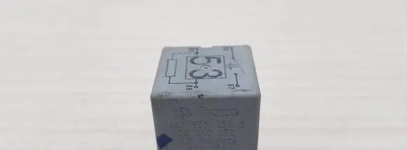 Audi A3 S3 8L Other relay 141951253B 20240072