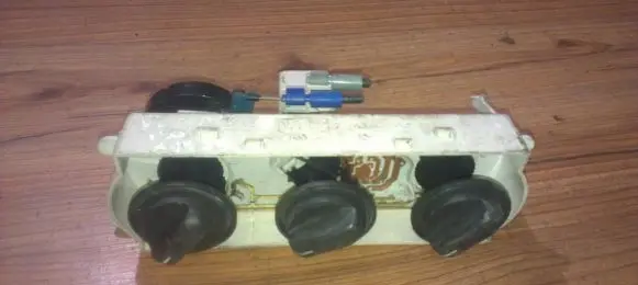Opel Vectra B Climate control unit 86323 nenustayyta