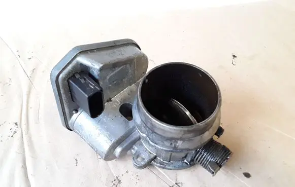 BMW X1 E84 Throttle valve 780437302 B11780420
