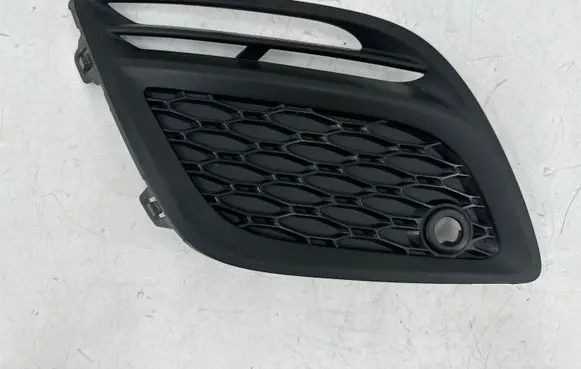 Volvo XC60 Front bumper lower grill 31290662
