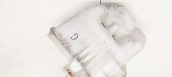 Nissan Sunny Windshield washer fluid reservoir/tank
