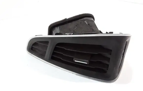 Ford Focus Dashboard side air vent grill/cover trim BM51018B09