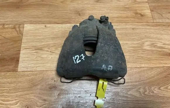 Opel Zafira A Front brake caliper 