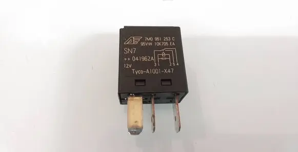 Porsche Cayenne (9PA) Other relay 7M0951253C 041962A 95VW10K705EA