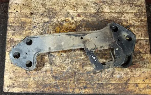 BMW X5 E53 Gear shift cable bracket 