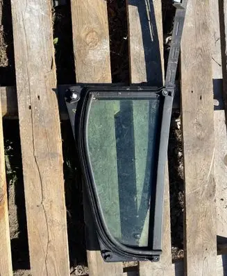 Citroen C4 Grand Picasso Rear vent window glass 9676915380 9676915580 9801764080
