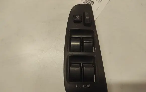 Toyota Auris 150 Electric window control switch 8482005120