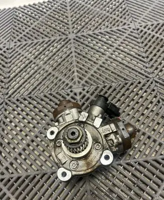 Audi A6 C7 Fuel injection high pressure pump 0445010806