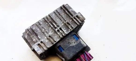 Opel Zafira B Glow plug pre-heat relay 51299014B