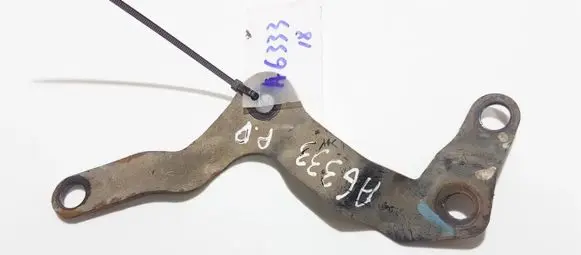 Subaru Legacy Engine mounting bracket