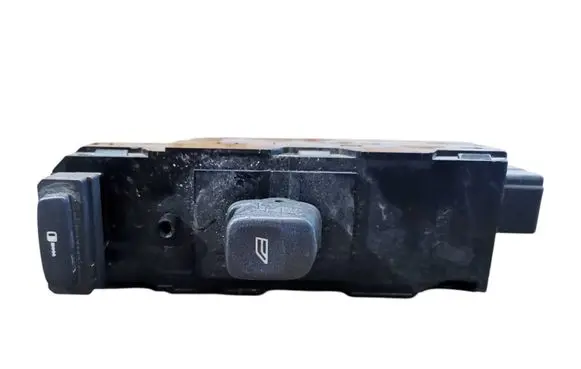 Volvo XC70 Electric window control switch 8682950 02W10E MP10CB00032
