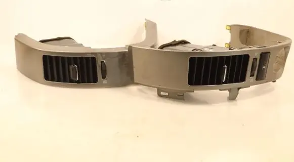 Toyota Prius (XW20) Dashboard air vent grill cover trim 5556310050