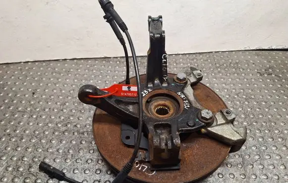 Renault Clio IV Front wheel hub spindle knuckle S14795712 400158668R