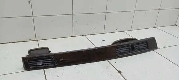 BMW 5 E60 E61 Dash center air vent grill 1231018