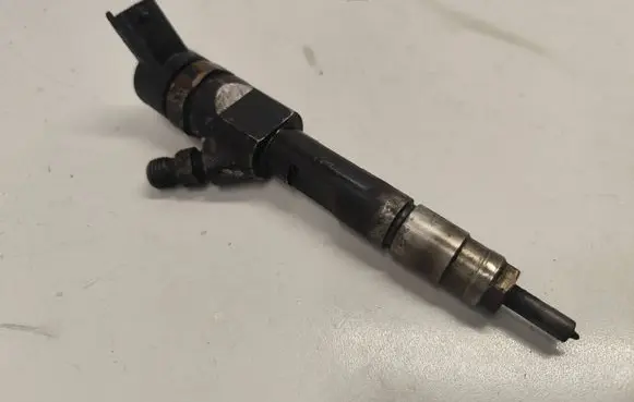 Renault Megane III Fuel injector 82778396